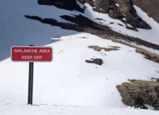 Snow Science Storytellers: How Avalanche Forecasters Communicate Risk